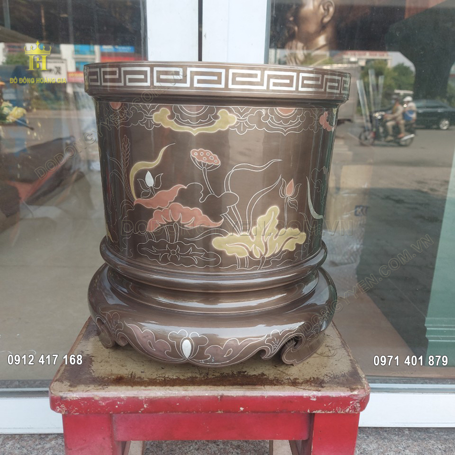 B&aacute;t hương ch&iacute;nh l&agrave; nơi ngự của &ocirc;ng b&agrave; tổ ti&ecirc;n mỗi khi về gh&eacute; thăm nh&agrave;